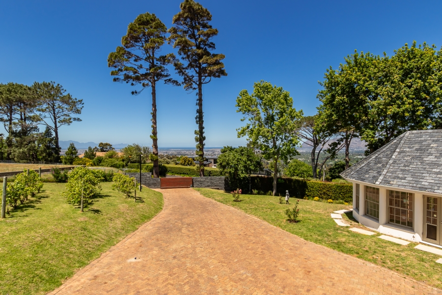 4 Bedroom Property for Sale in Bishopscourt Western Cape